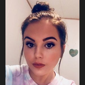 Meet your Posher, Ashlyn